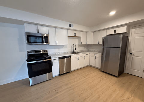 Floor plan for 3 beds, 2 baths, 1300 sqft